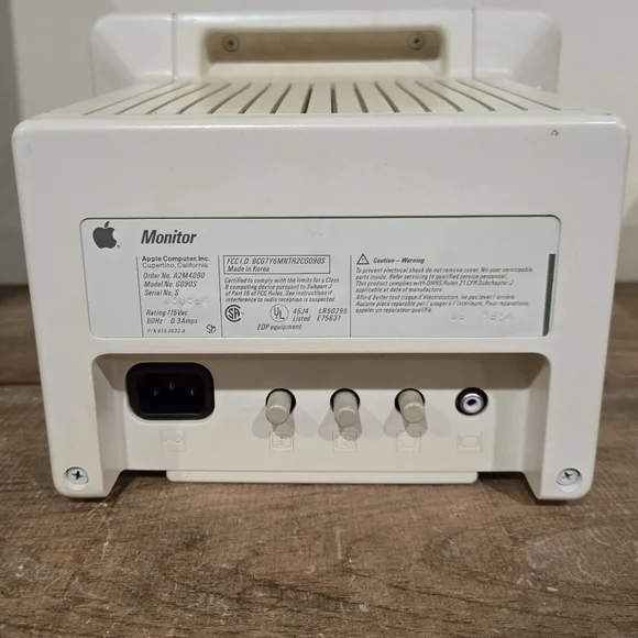 Apple iic Computer Monitor (Model A2M4090) - Picture 6 of 9